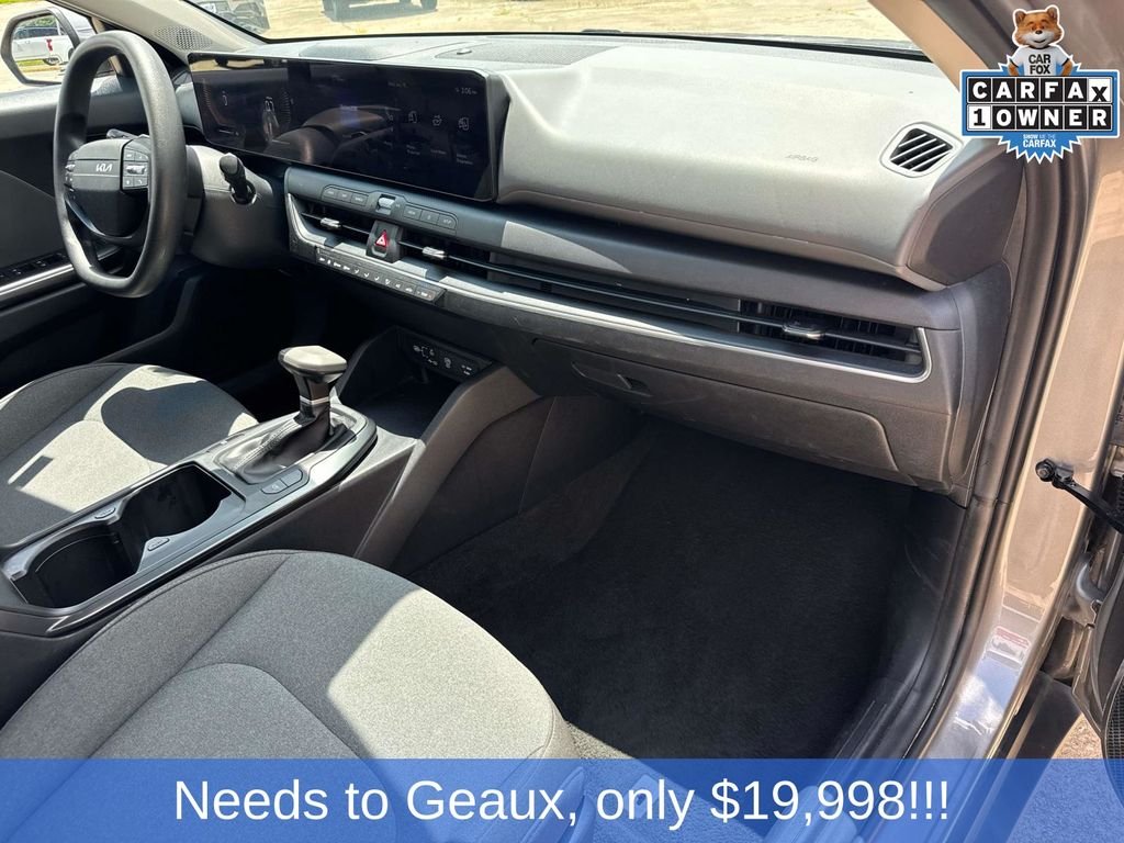 Used 2025 Gray Kia LXS image 28