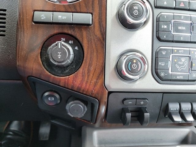 Used 2016 Magnetic Metallic Ford Lariat image 6