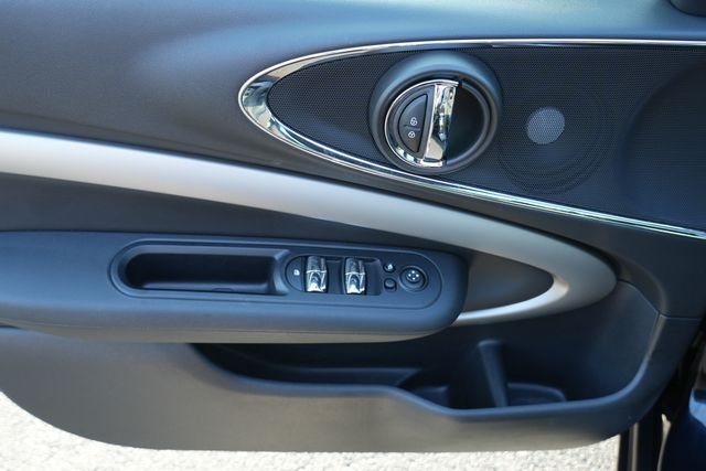 Used 2022 Black MINI Clubman image 24