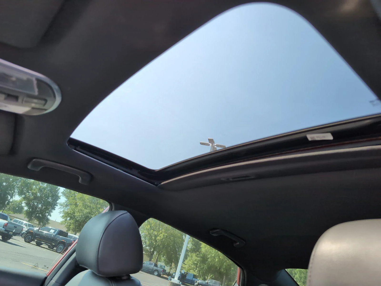 Used 2019 Quartz White Pearl Hyundai Sport image 14