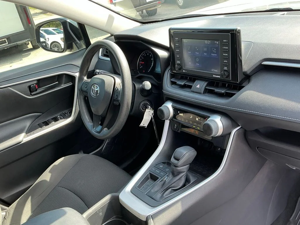 Used 2022 Silver Toyota LE image 19
