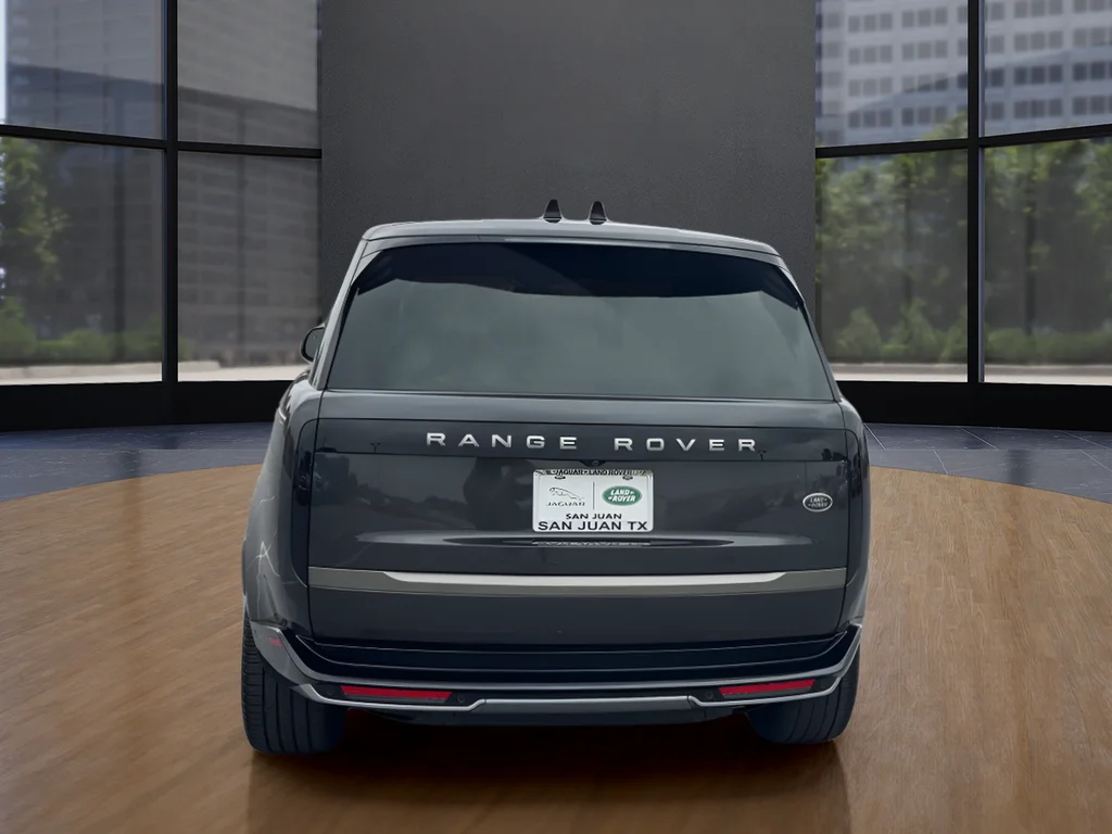 Used 2023  Land Rover SE image 6