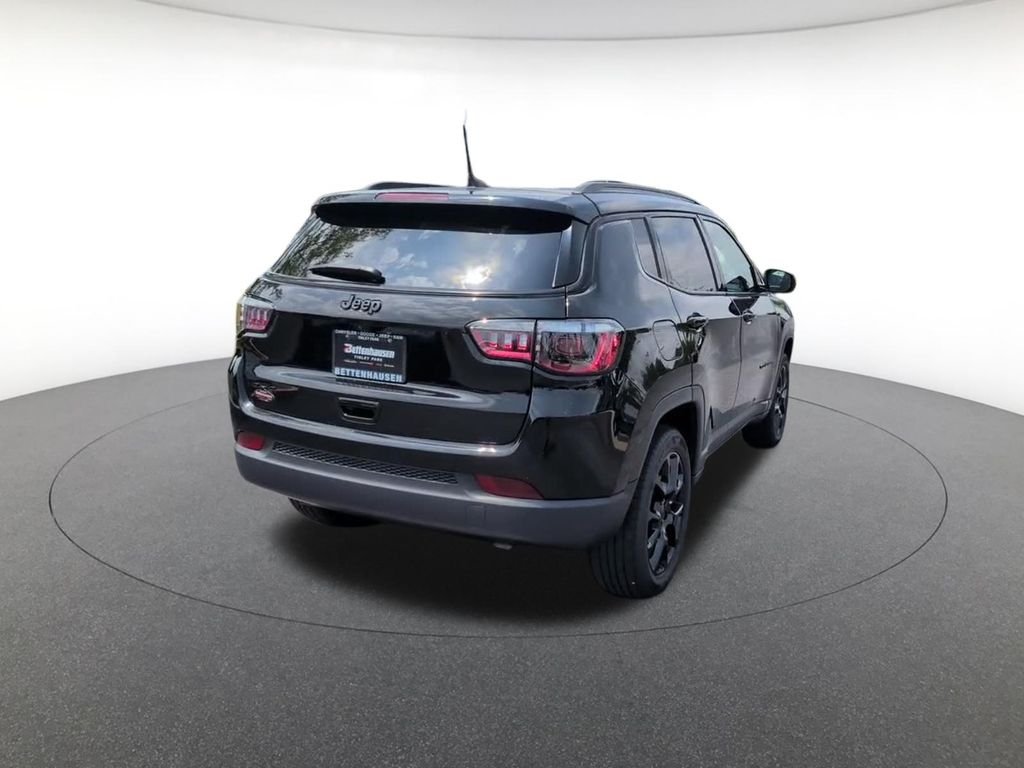 Certified Used 2023 Diamond Black Jeep Latitude image 7