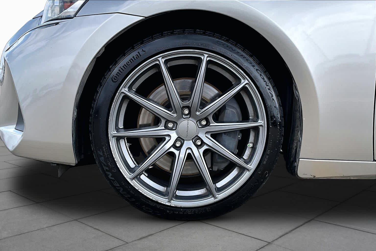 Used 2018 Atomic Silver Lexus  image 11