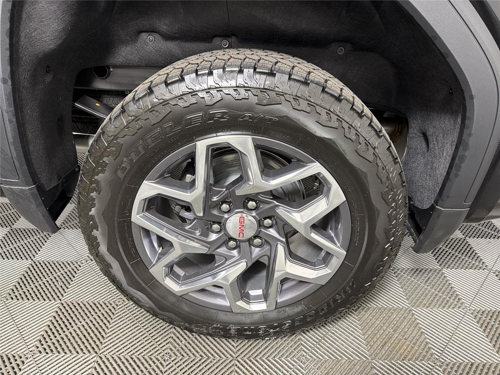 2026 GMC Sierra 1500 SLT - Photo 15