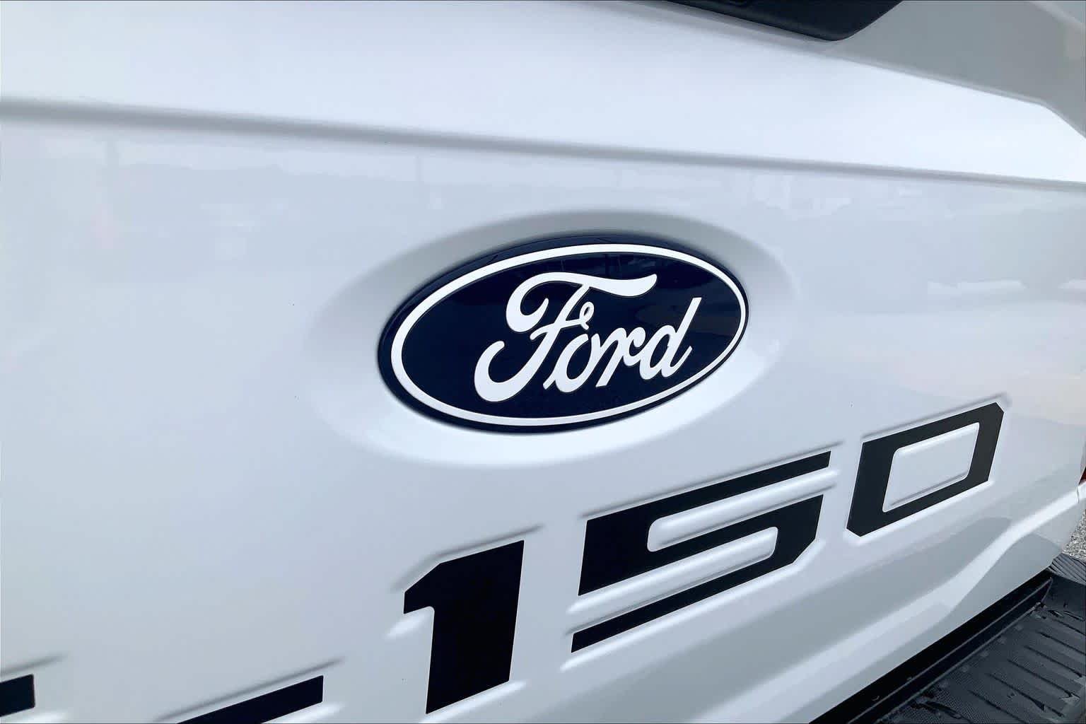 Used 2024 Oxford White Ford STX image 29