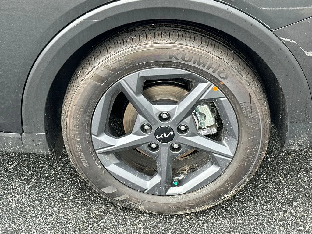 New 2026 Gray Kia LXS image 17