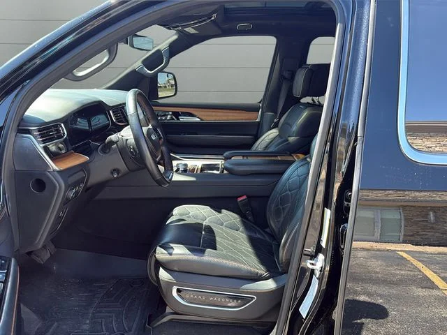 Used 2022 Black Jeep Series III image 33