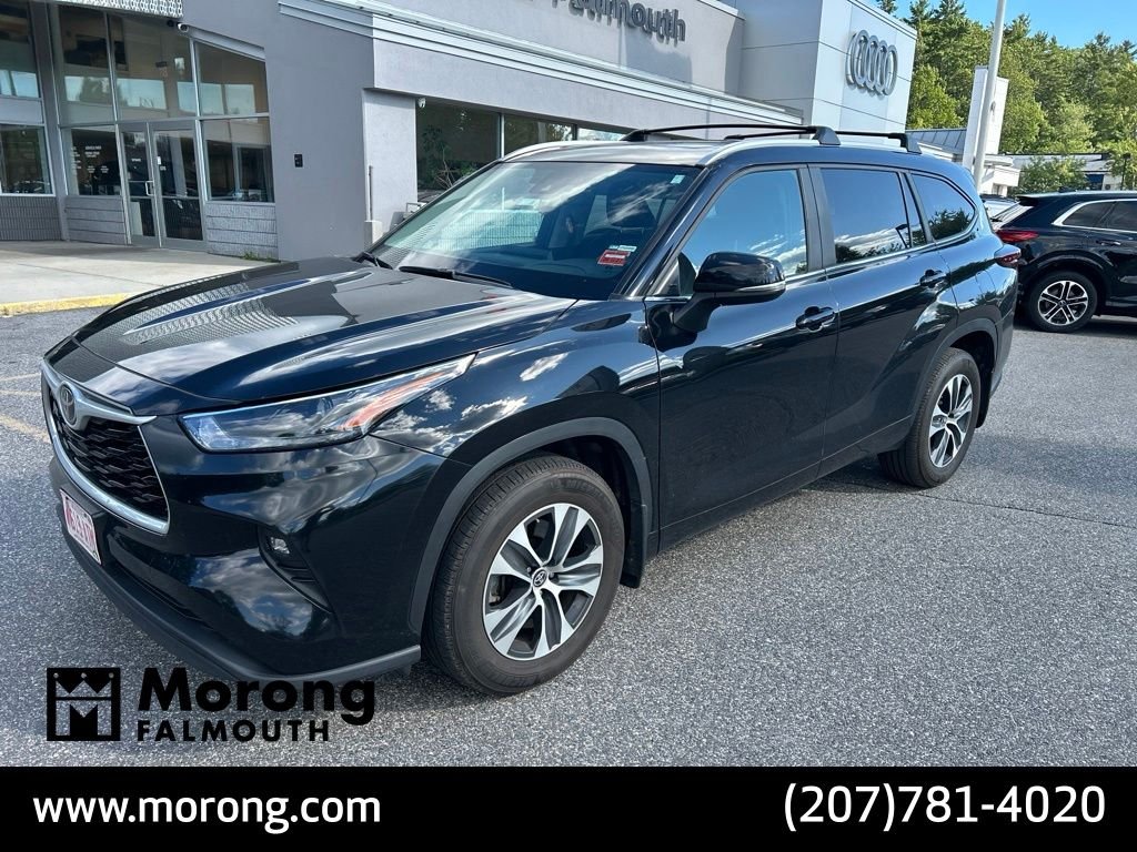 Used 2024 Black Toyota XLE image 4