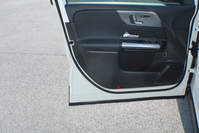 Used 2023 Polar White Mercedes-Benz GLA 250 image 6