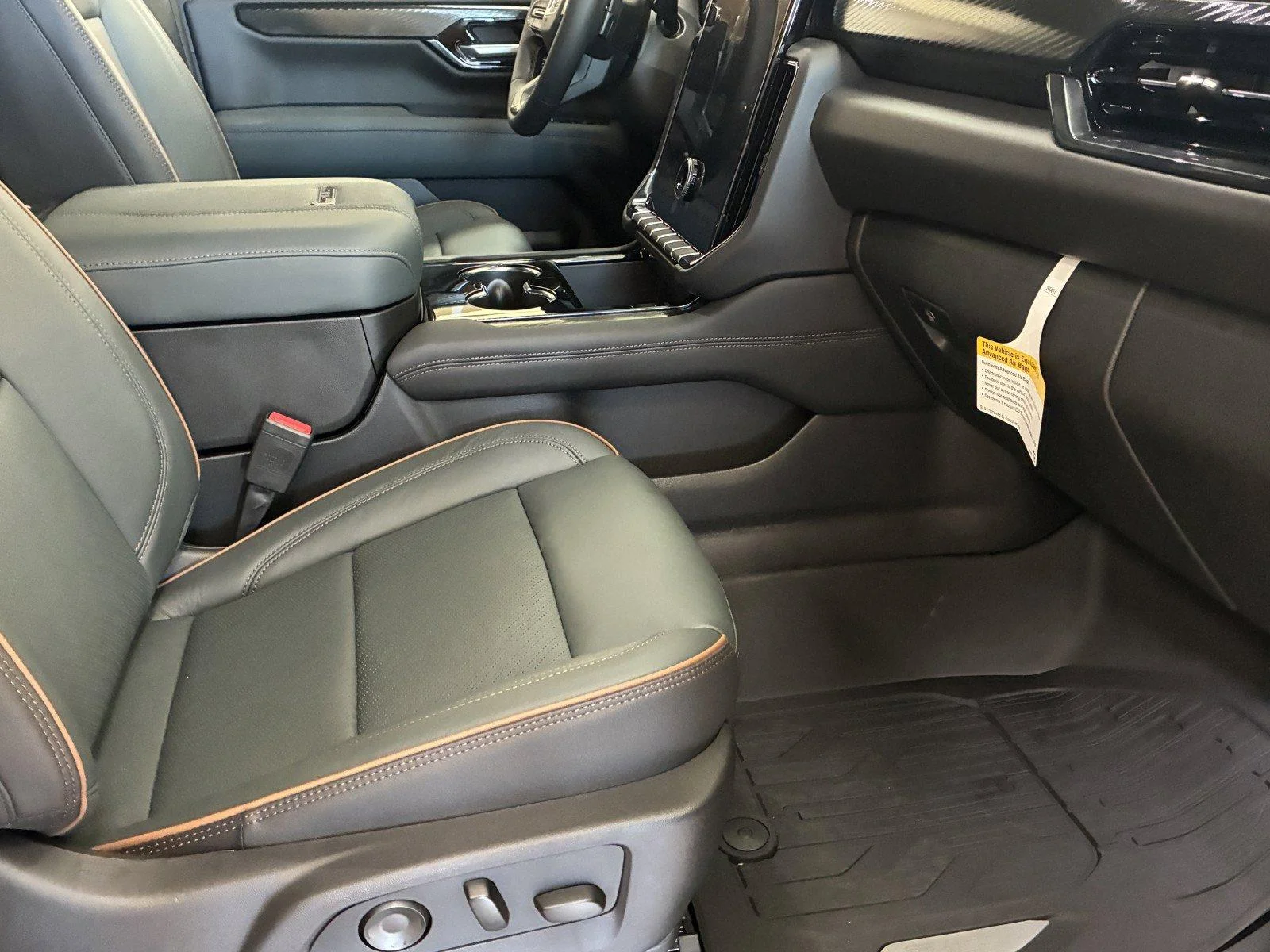 2026 GMC Yukon AT4 - Photo 7