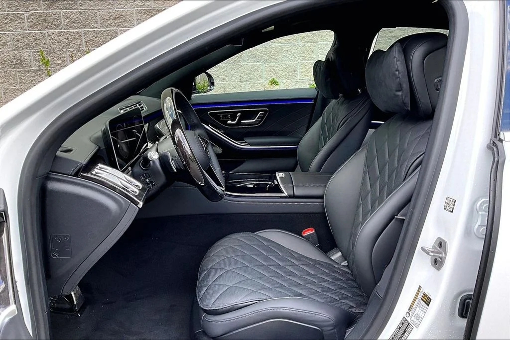 New 2026 White Mercedes-Benz S 500 image 9