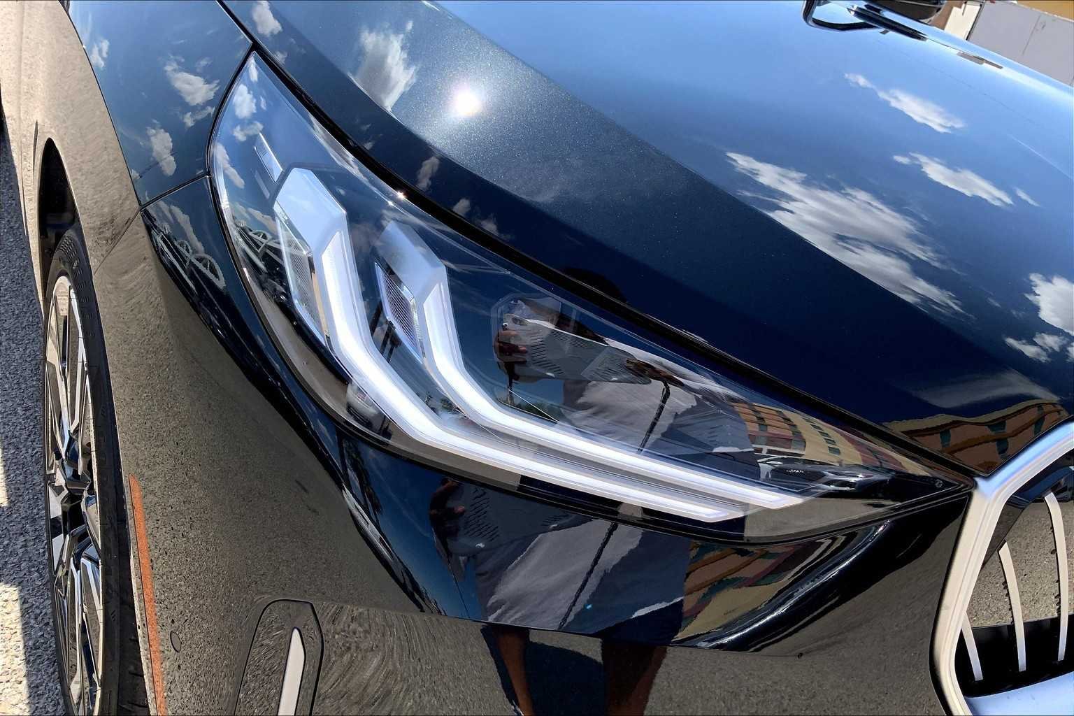 New 2025 Black Sapphire Metallic BMW 30 xDrive image 13