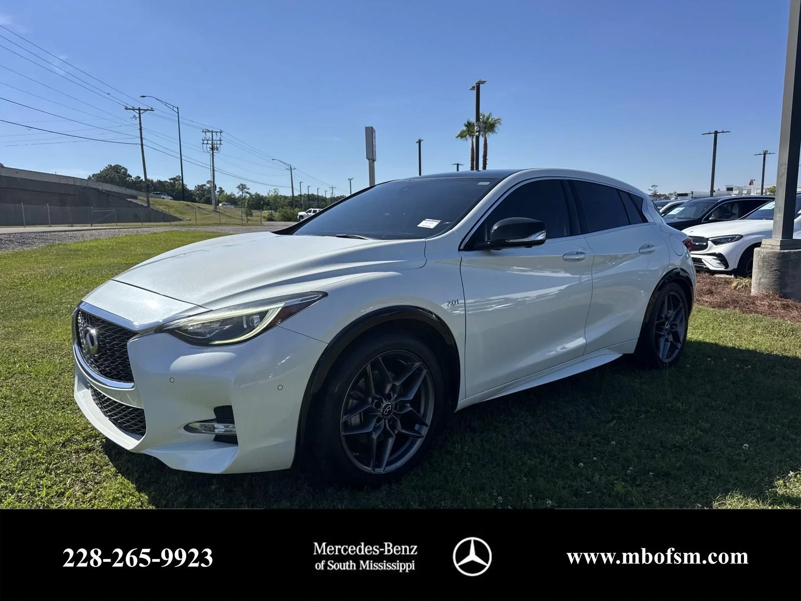 2018 INFINITI QX30 Sport