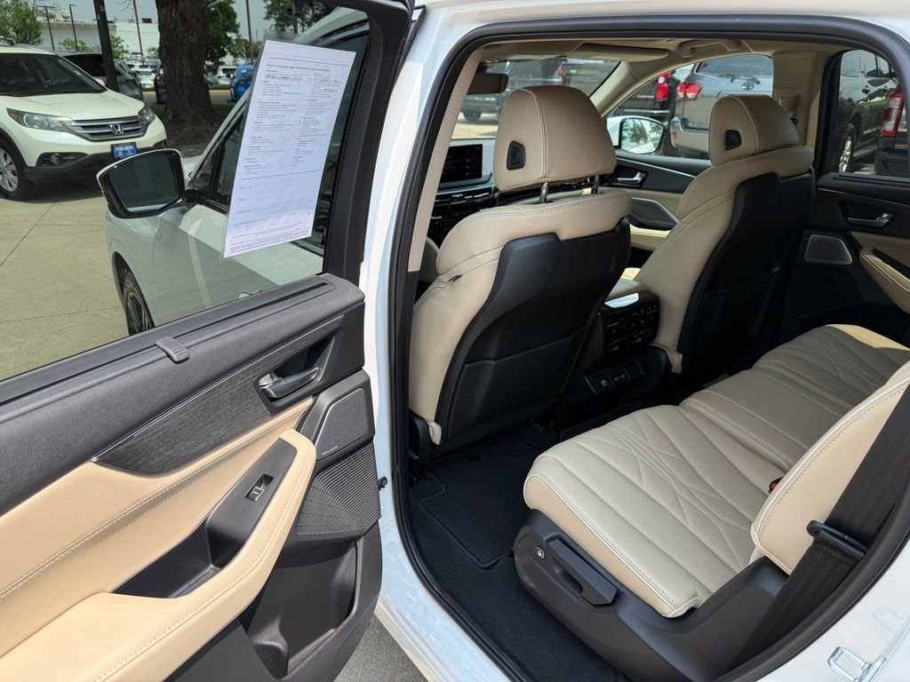 Used 2026 Solar Silver Metallic Acura Advance Package image 13