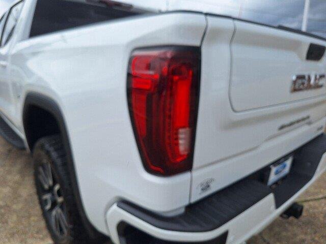 Used 2023 WHITE GMC AT4 image 28