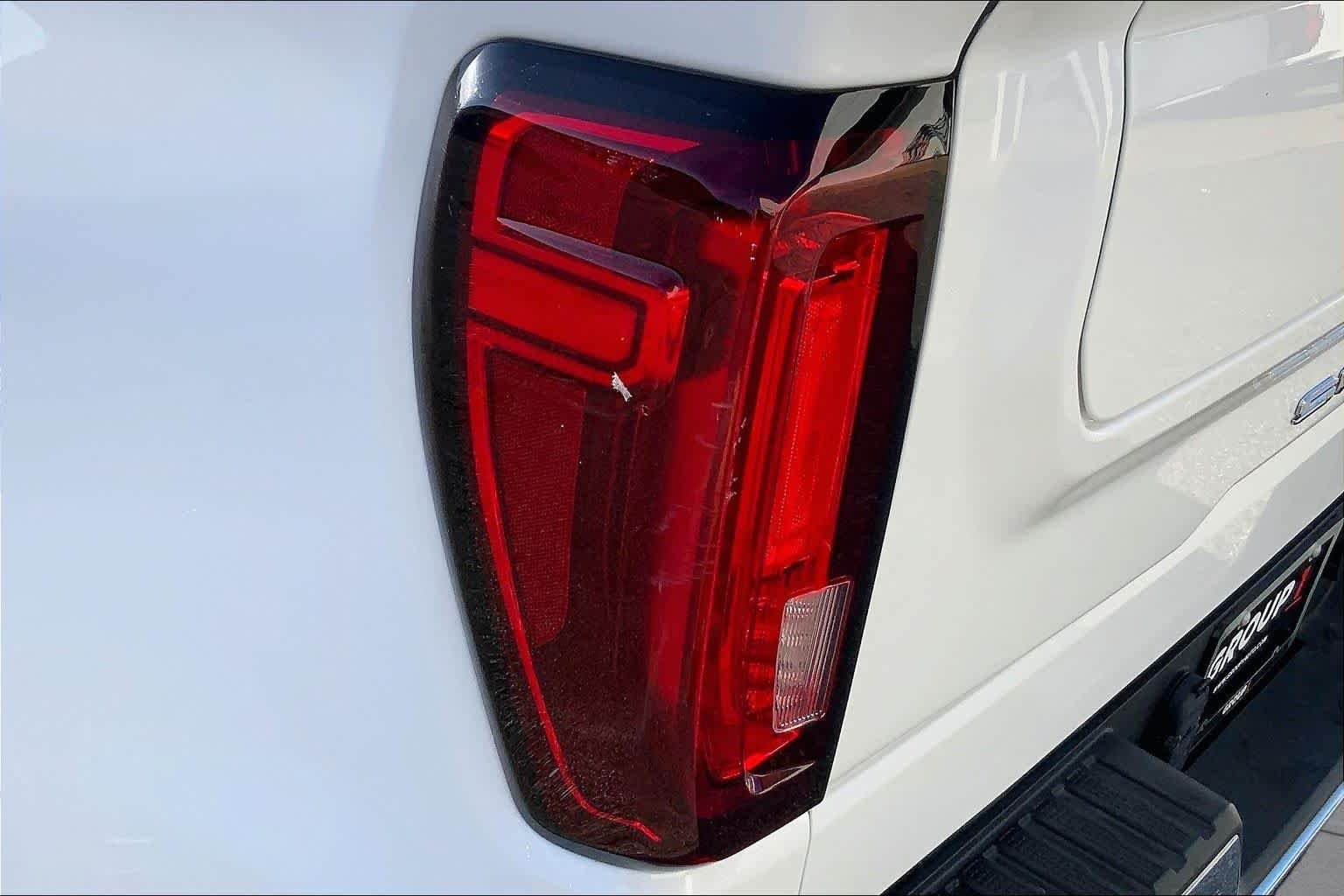 Used 2025 Summit White GMC SLT image 27