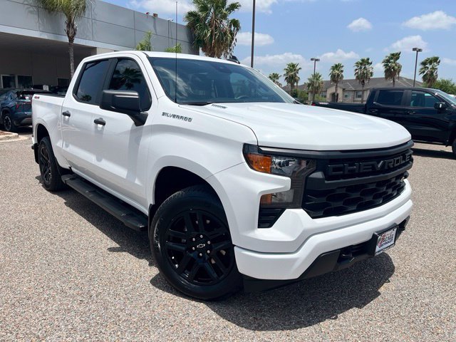 Used 2025 White Chevrolet Custom image 1