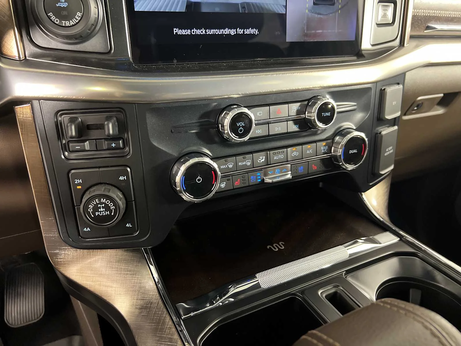 New 2026 Carbonized Gray/Marsh Gray Ford King Ranch image 29