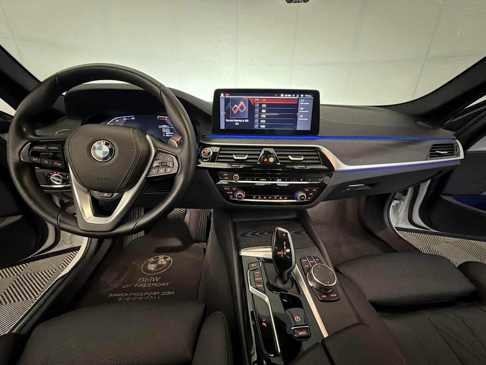 2023 BMW 5 Series 530i - Photo 14
