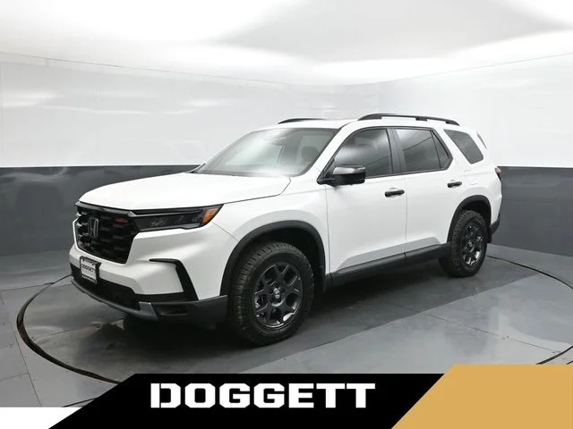 2025 Honda Pilot TrailSport AWD's photo