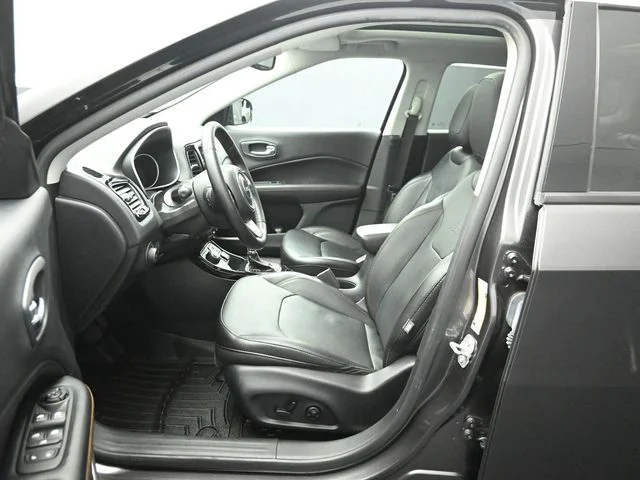 Used 2020 Granite Crystal Clearcoat Metallic Jeep Limited image 10