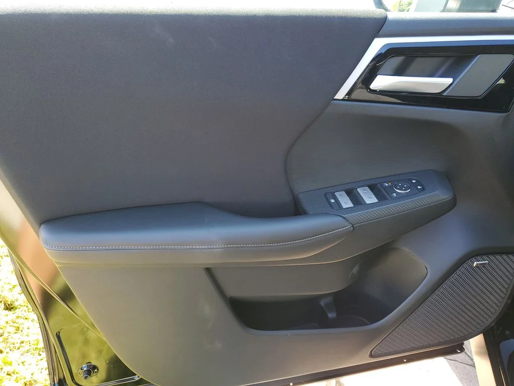 2026 Mitsubishi Outlander ES - Photo 17