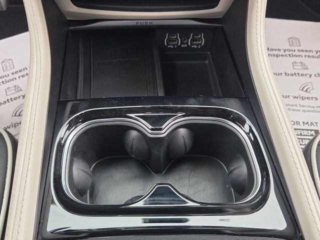 Used 2024 Silver Chrysler Limited image 19