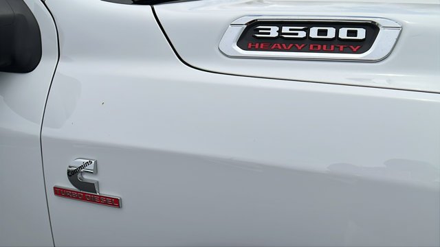 New 2026 Bright White Clear-Coat Exterior Paint RAM Tradesman image 9