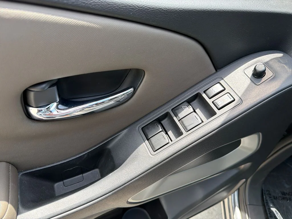 2022 Nissan Frontier SV - Photo 17