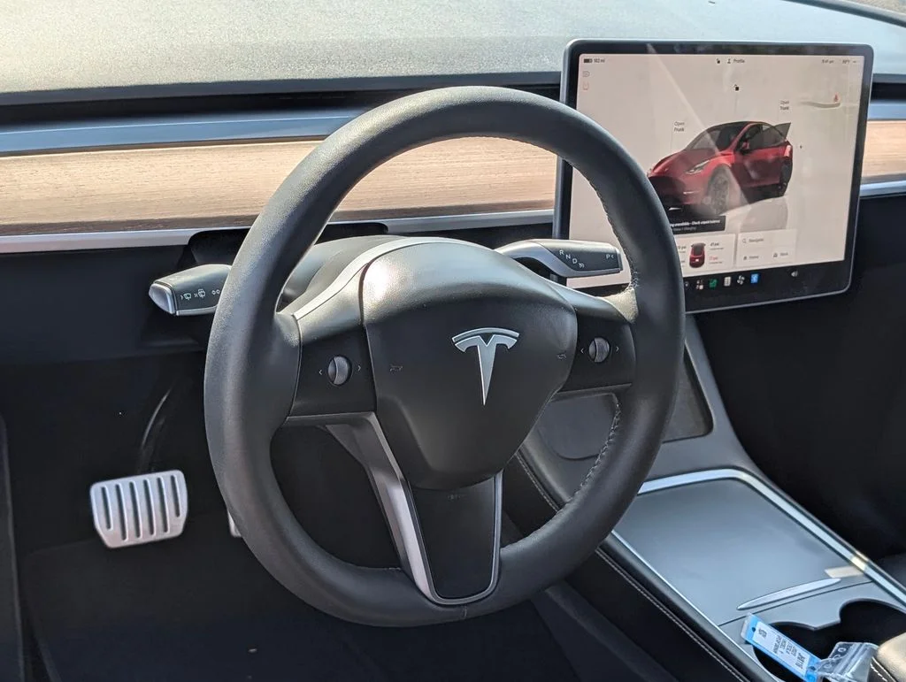 Used 2023  Tesla Performance image 18