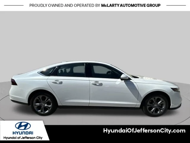 Used 2024 White Honda EX image 2