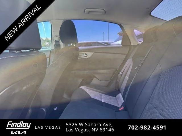 Used 2019 Red Kia LXS image 6