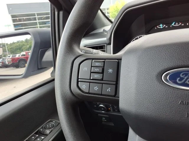 Used 2022 White Ford XL image 24