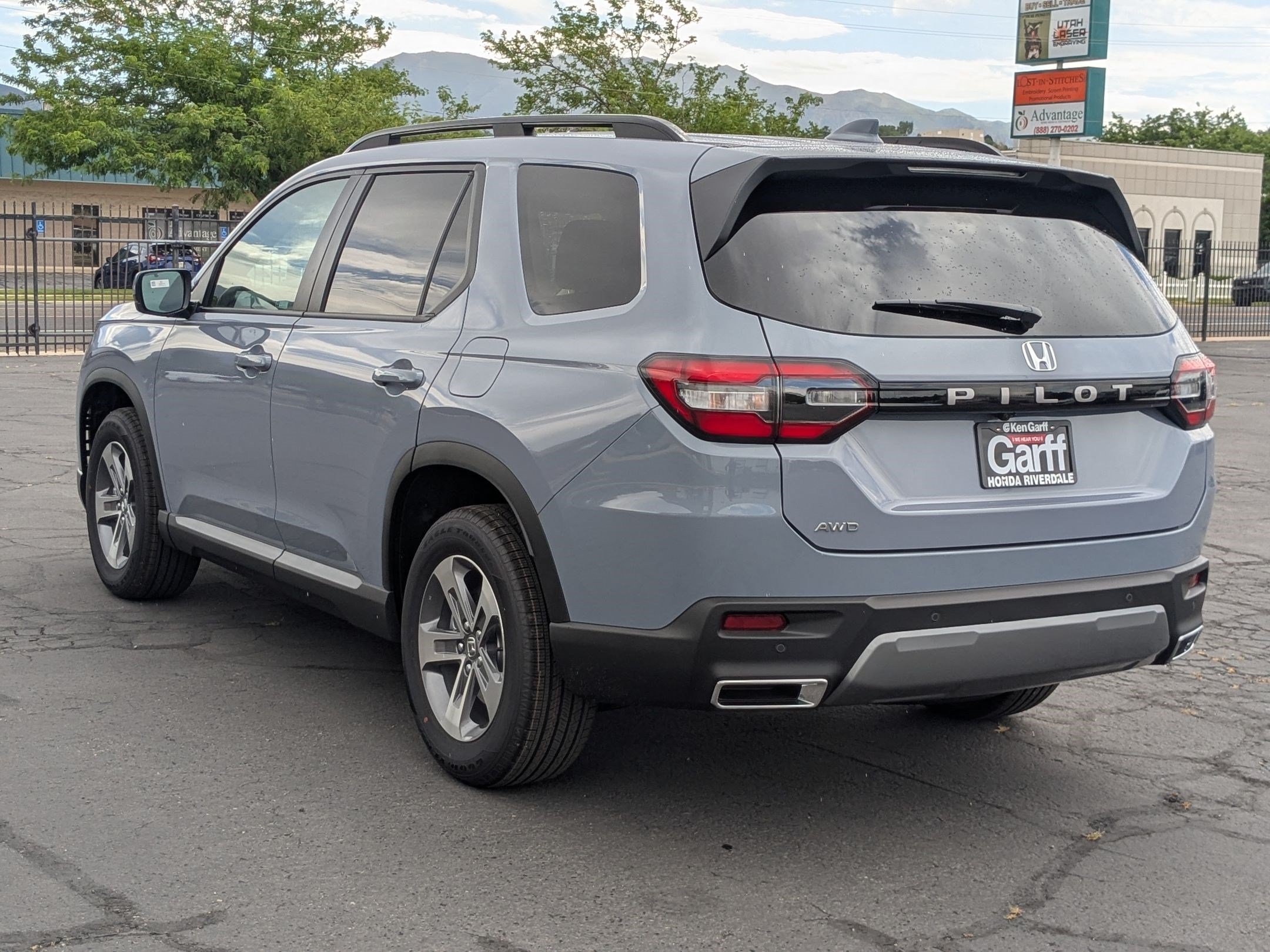 New 2026 Sonic Gray Pearl Honda EX-L image 5