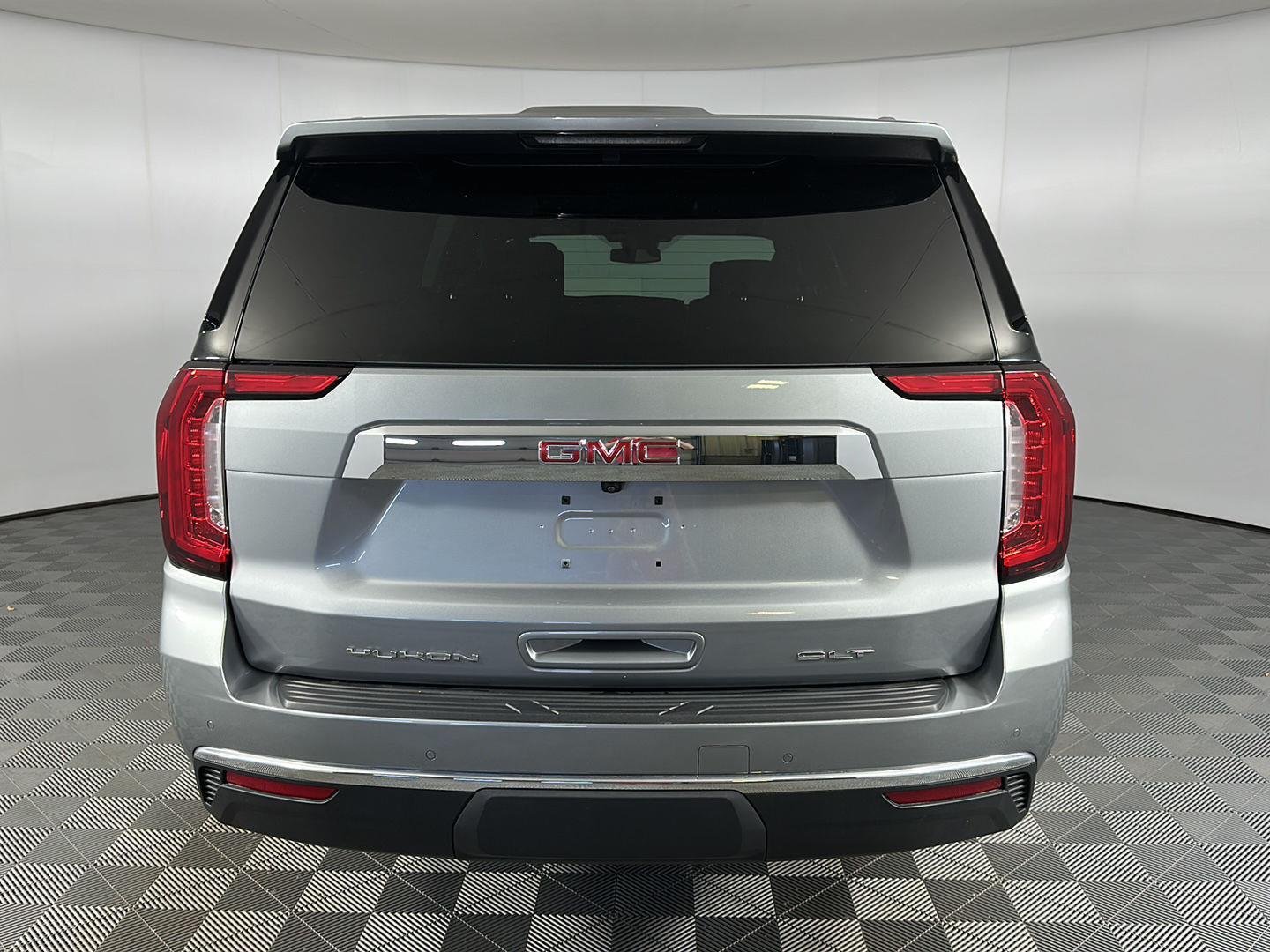Used 2024 Sterling Metallic GMC SLT image 29