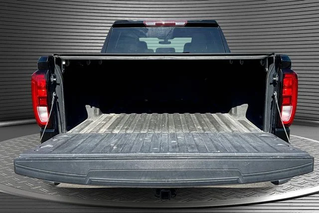 Used 2020 Black GMC SLE image 7