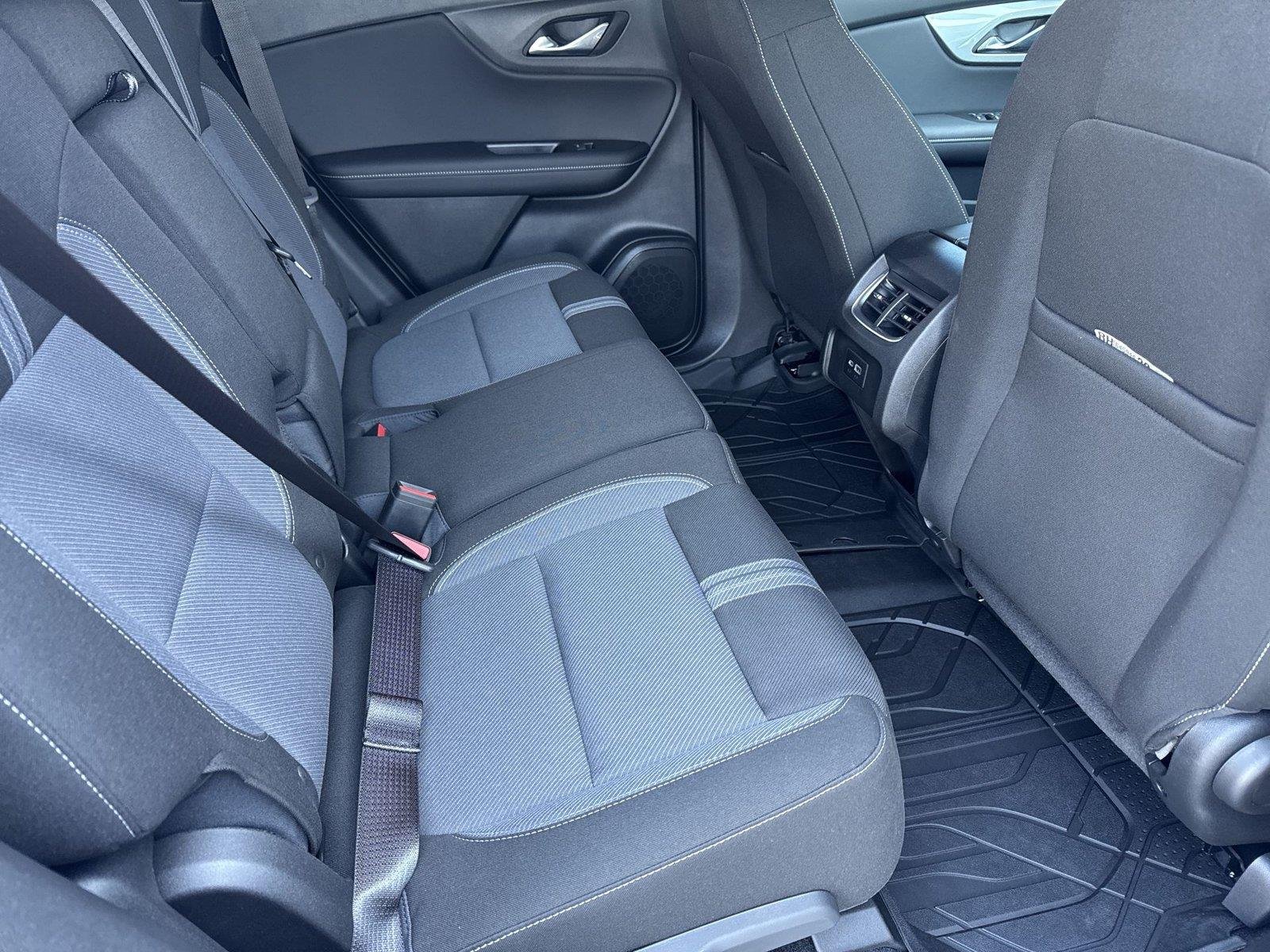 New 2026 Summit White Chevrolet 2LT image 32