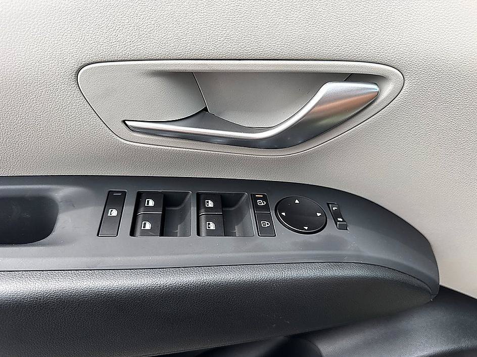 New 2026 Ecotronic Gray Hyundai SEL Plus FWD image 16