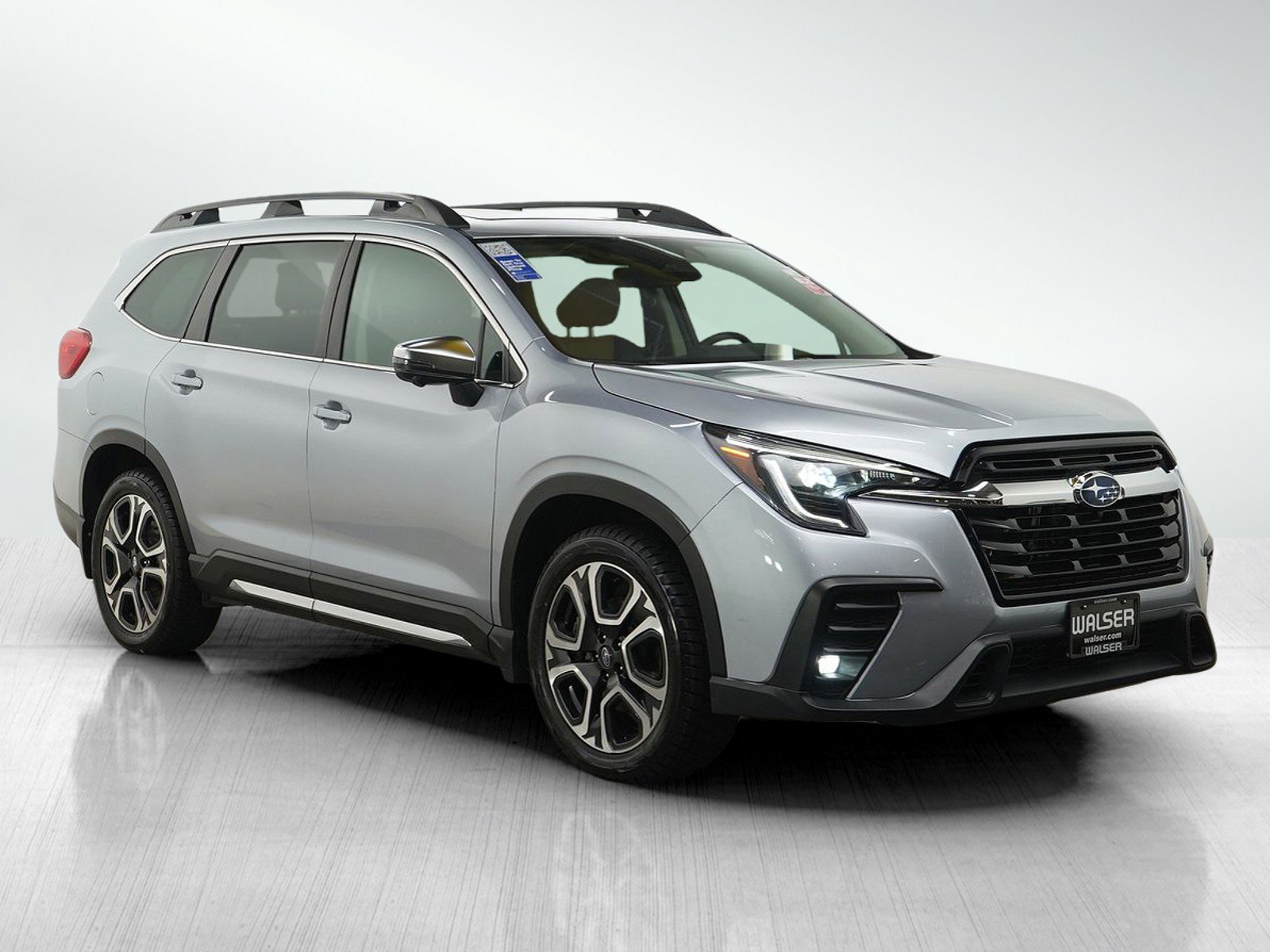 Used 2023 Ice Silver Metallic Subaru Limited image 7