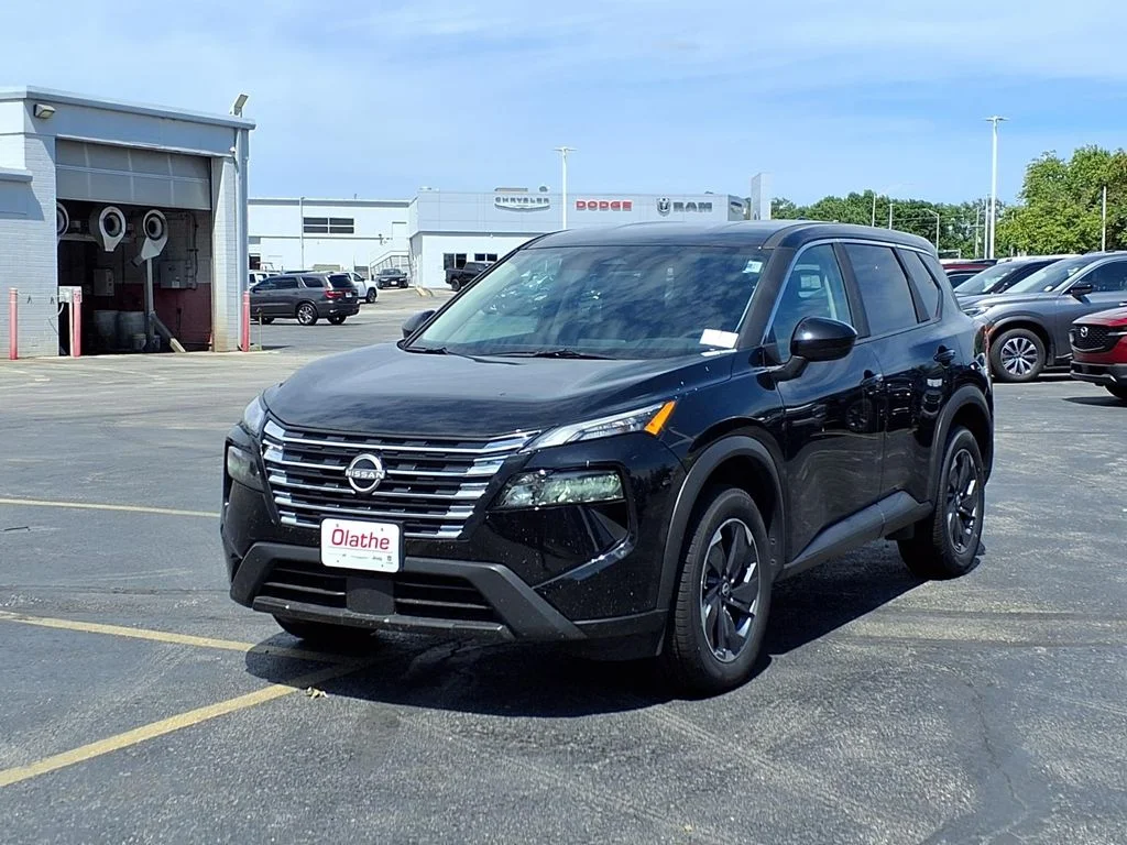 Used 2025 Nissan Rogue SV with VIN 5N1BT3BA0SC829042 for sale in Kansas City