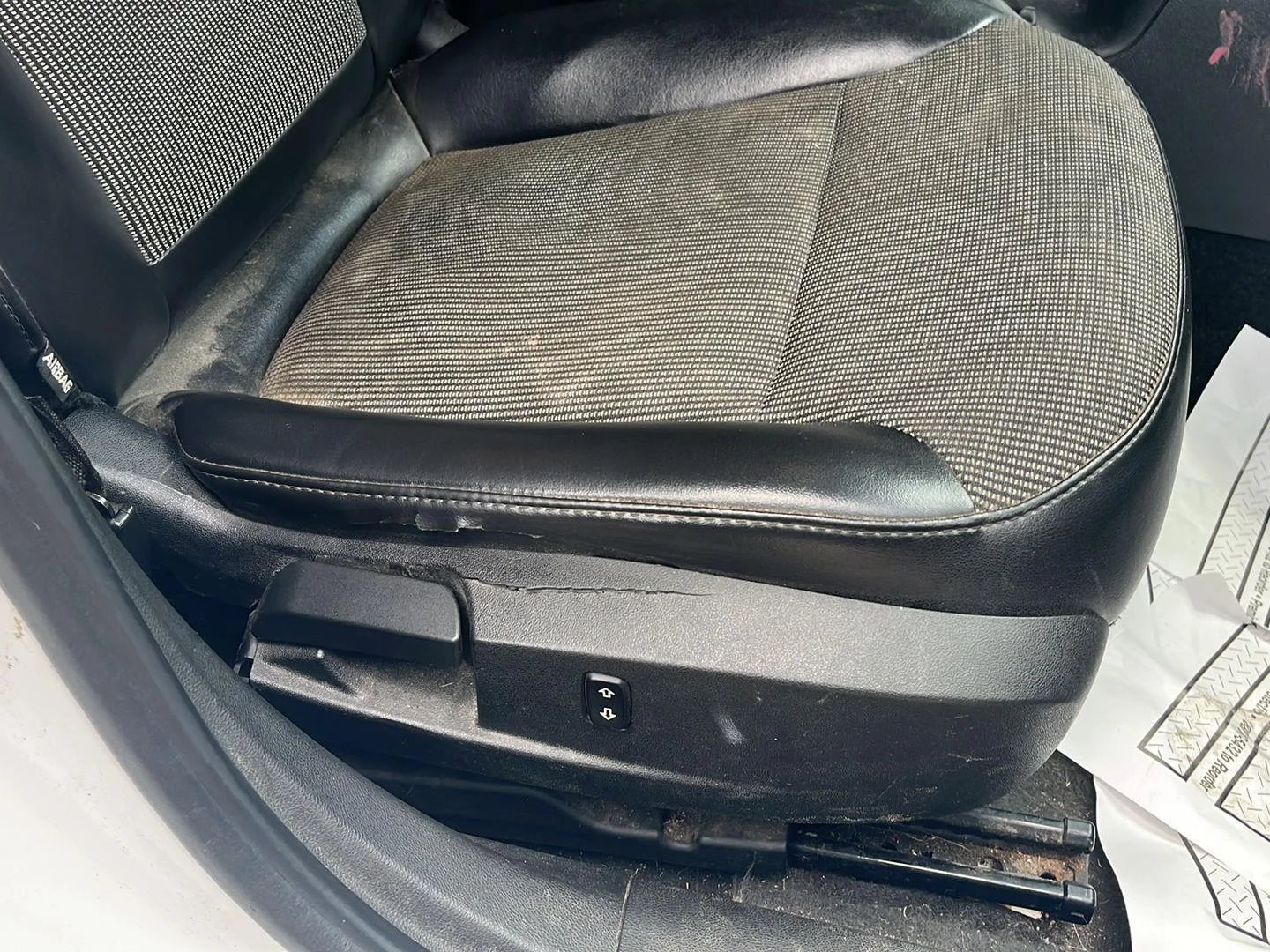 Used 2015 SUMMIT WHITE Chevrolet LT image 27