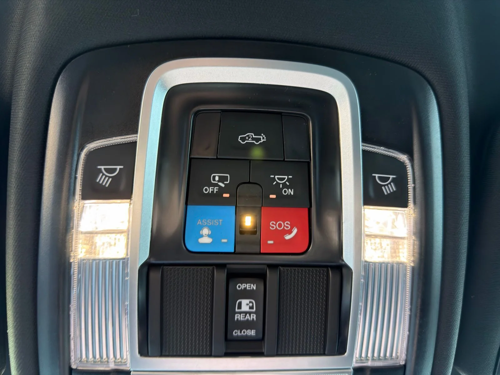 New 2026 Silver-Zynith Exterior Paint RAM Laramie image 29