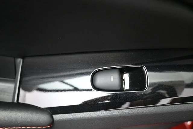 Used 2023 Red Nissan 2.5 SR image 10