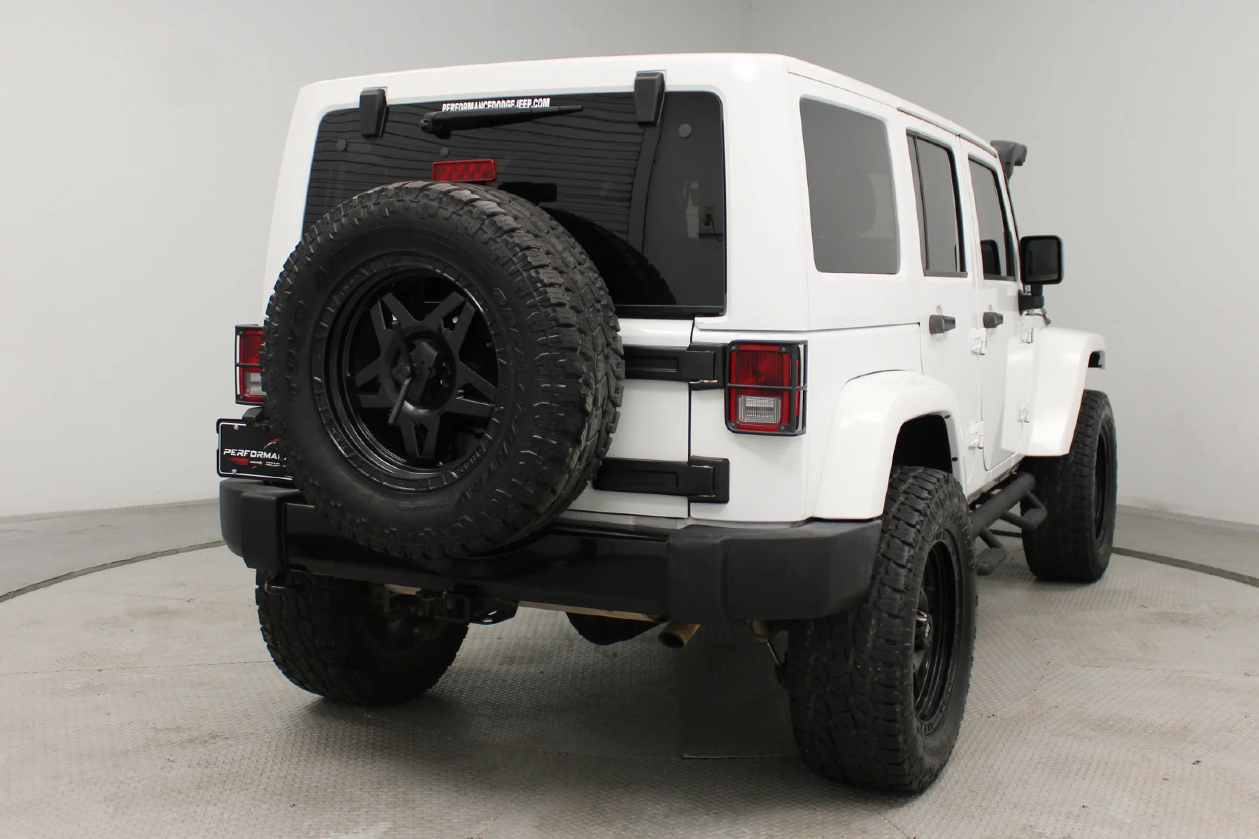 Used 2015 Bright White Clearcoat Jeep 4WD 4dr Altitude image 32