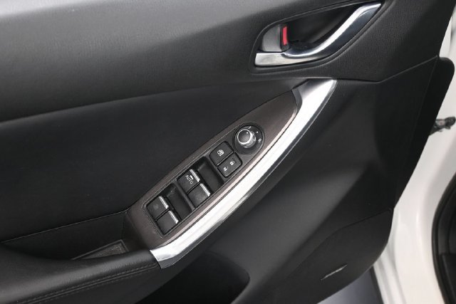 Used 2016 White Mazda Grand Touring image 12