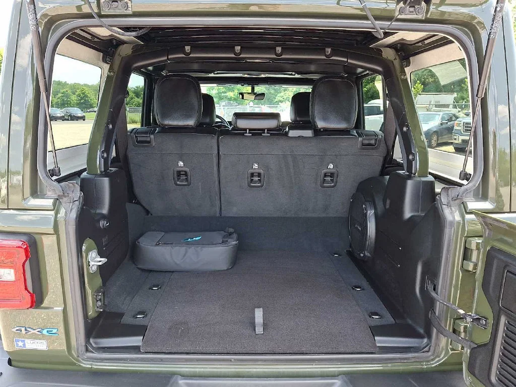 Used 2023 Sarge Green Clearcoat Jeep Rubicon image 31