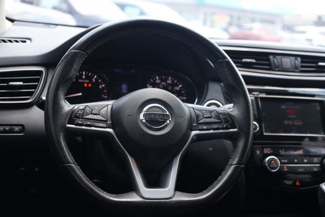 Used 2018 Magnetic Black Nissan SV image 31
