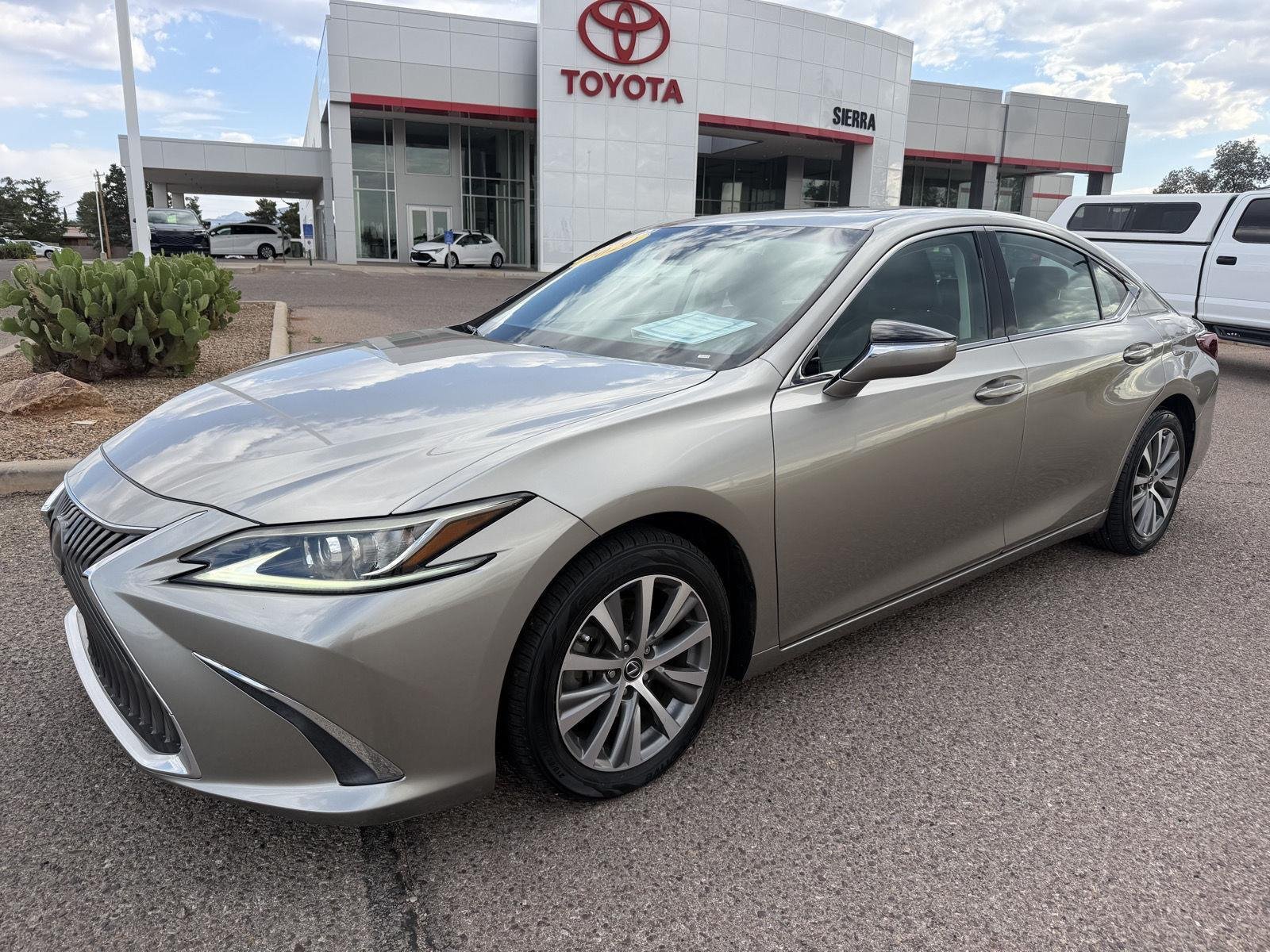 2020 Lexus ES 350 350's photo