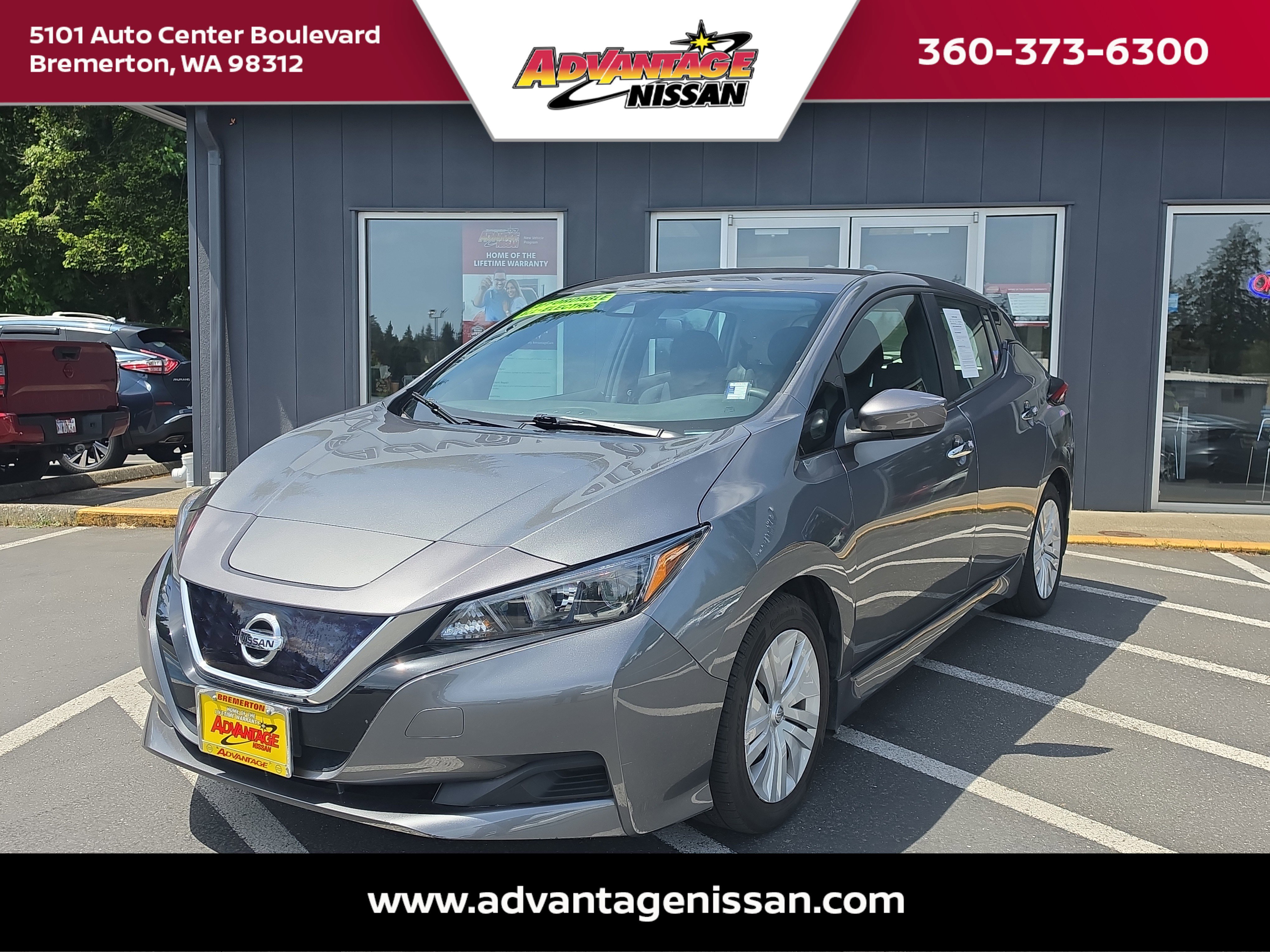 2022 Nissan Leaf S's photo